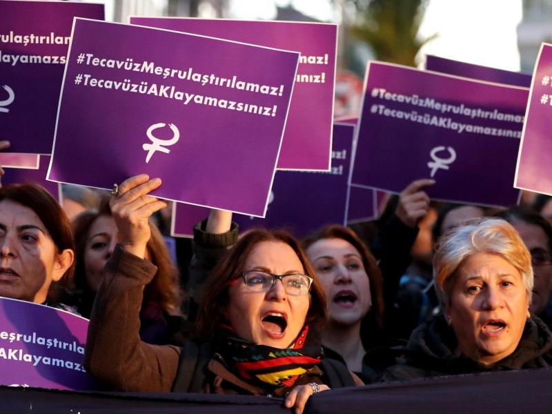 turkey-rape-law-protest